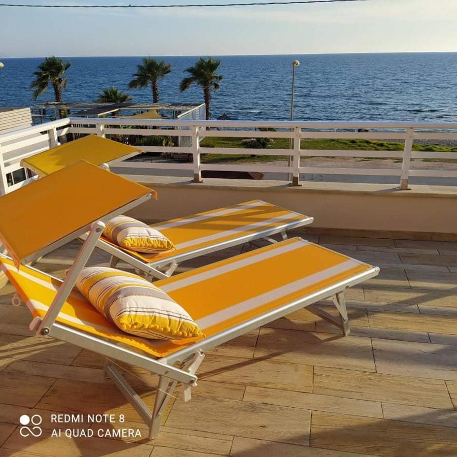 Suite In Front Of The Sea Nea Thesi Exterior photo